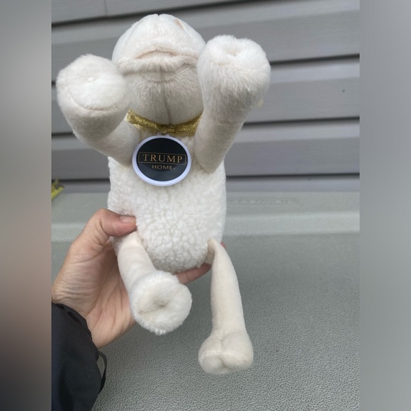 Vintage Serta TRUMP Home No. #9 Gold Sheep Plush - Picture 4 of 9